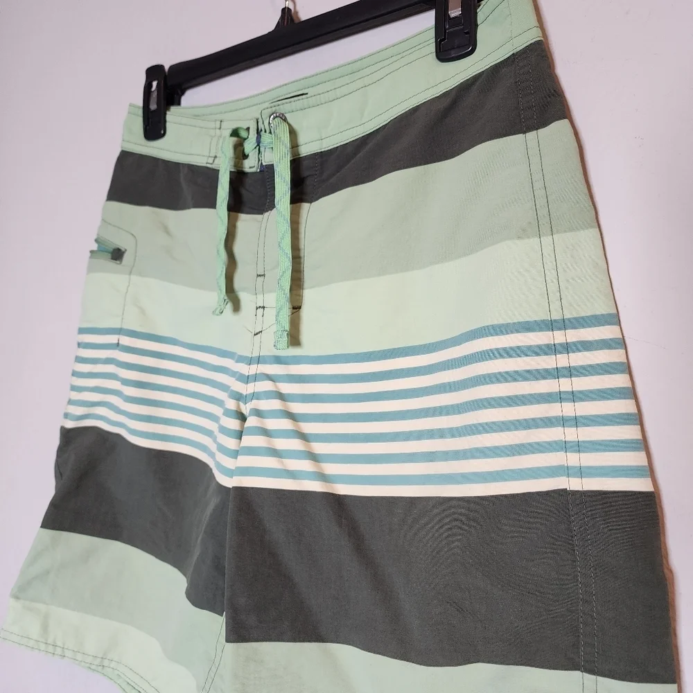 Patagonia Boys‎ 16 board shorts green blue stripe